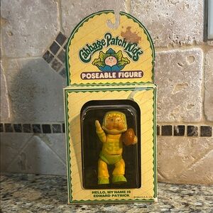 Vintage Cabbage patch kids Poseable Figure - Yellow and Green— football player